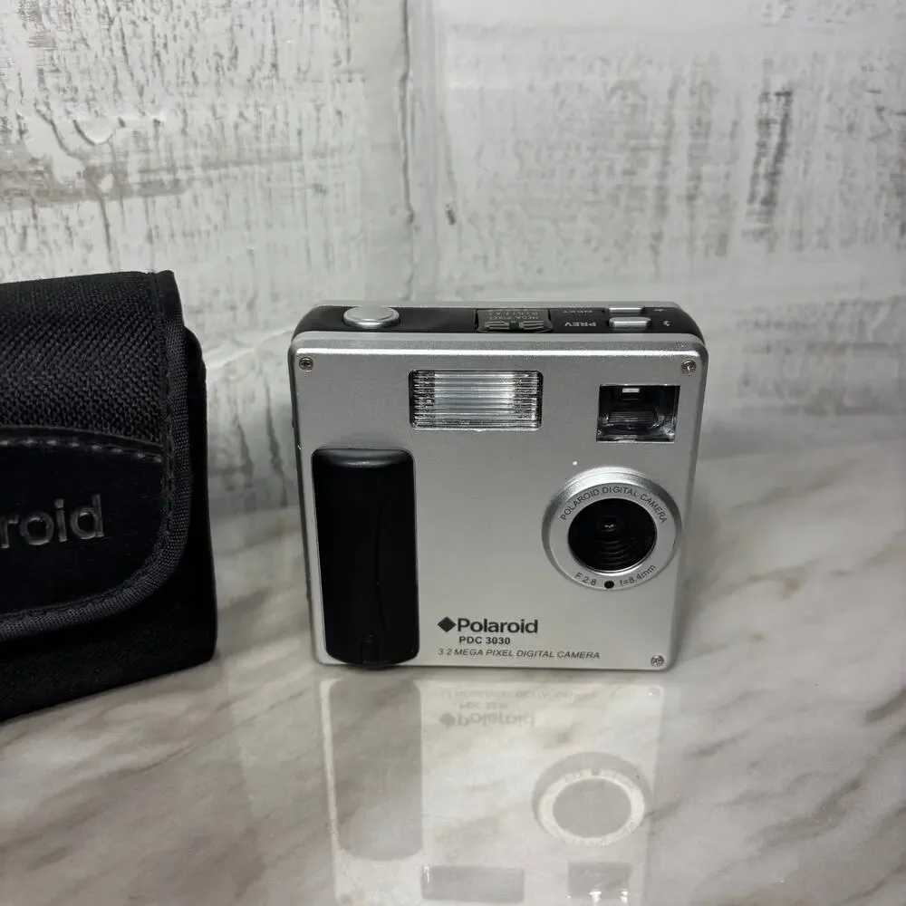 Vintage Polaroid PDC 3030 3.2MP Digital Camera with Case